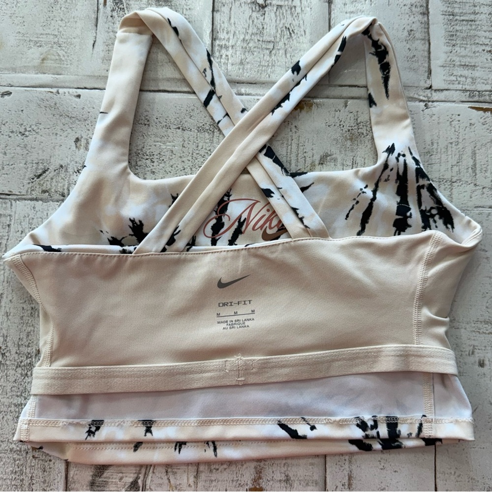 Nike Women’s Resort Cropped Sunburst Training Tank - Picture 7 of 10
